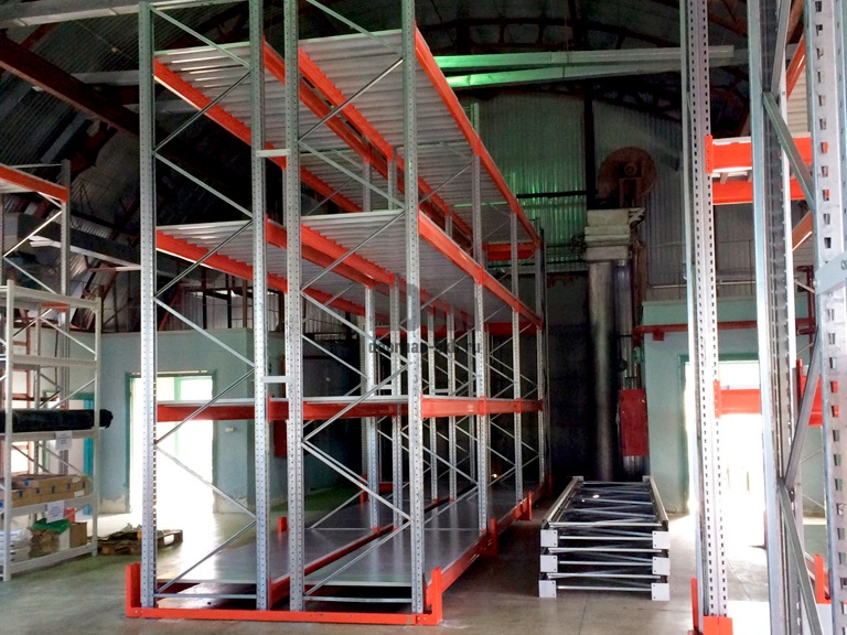 Промышленые стеллажи со склада в Екатеринбурге — Дока Дорхан