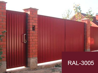 Ворота распашные из профнастила с калиткой 2200×4500 цвет RAL-3005