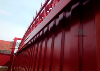 Откатные ворота в Екатеринбурге, цвет бордо Ral3005 - компания Дока