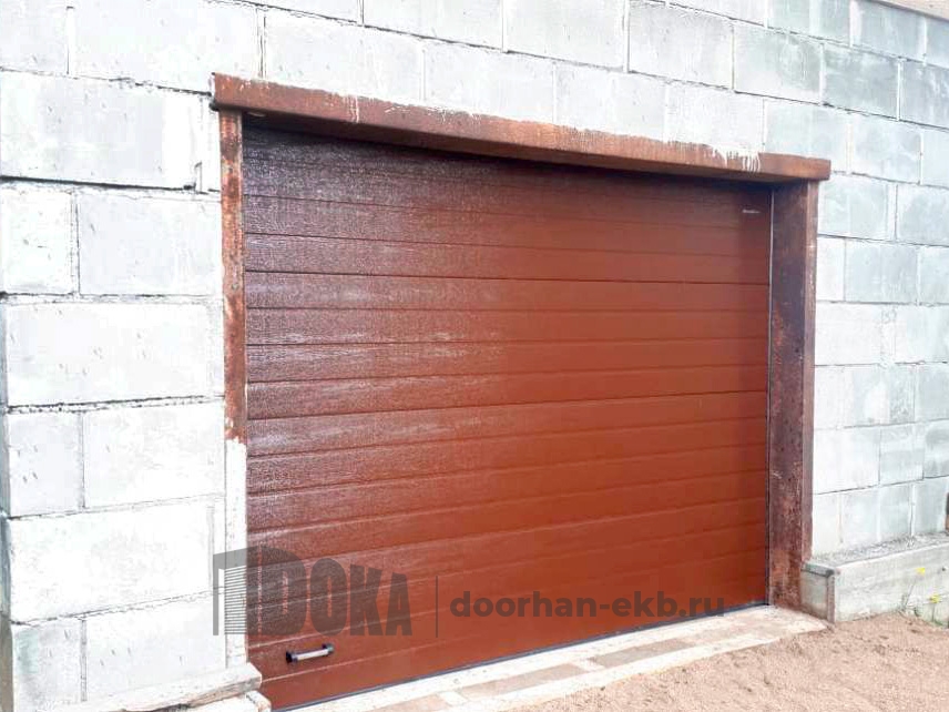 Секционные подъемные гаражные ворота  с гарантией от производителя — Компания ДОКА