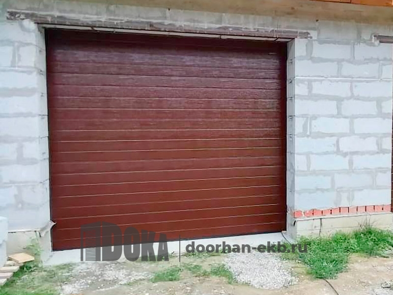 Секционные ворота для гаража RSD01, Коричневые RAL8014 - Дока-Дорхан