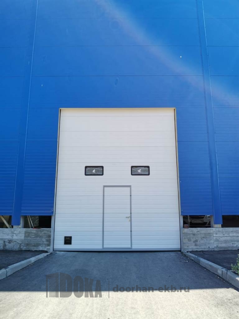 Промышленные секционные ворота 4000*4900 - Компания ДОКА