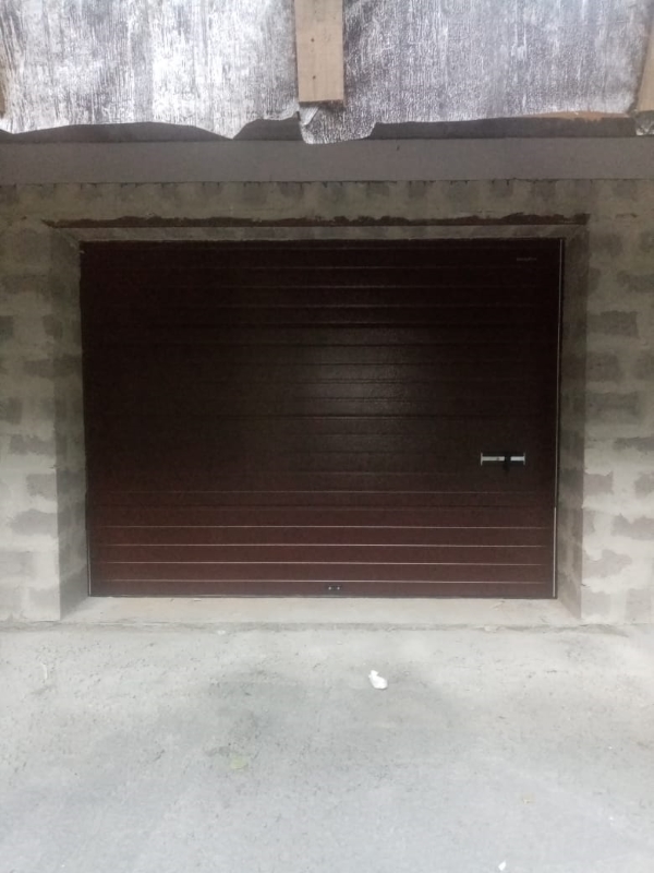 Ворота без из однослойных панелей RSD02SLP в гараж цвет ral-8014
