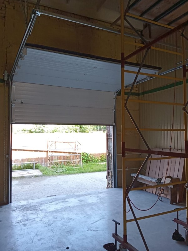 Секционные гаражные ворота RSD02 - проект "под ключ"