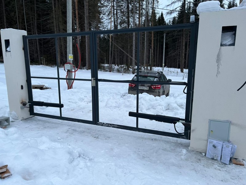 Автоматика для распашных ворот по доступным ценам привод Swing-5000PRO и ARM-320PRO/Black - проекты Дока Дорхан в Екатеринбурге